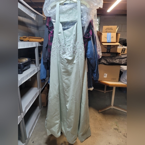 Vintage Light Green Formal Dress circa 2003 - Picture 12 of 16